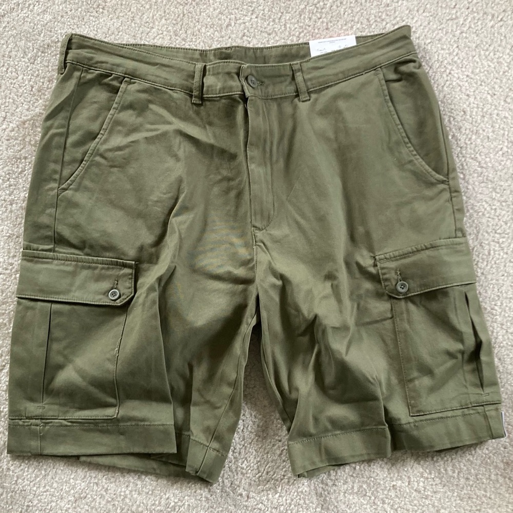 Olive Green Men's Cargo Shorts